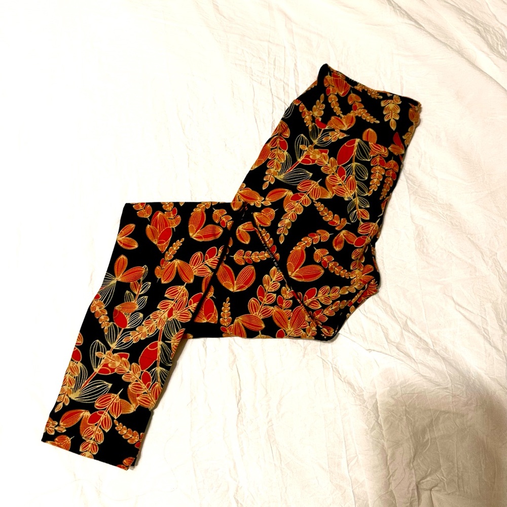 Lularoe Red and Black floral leggings